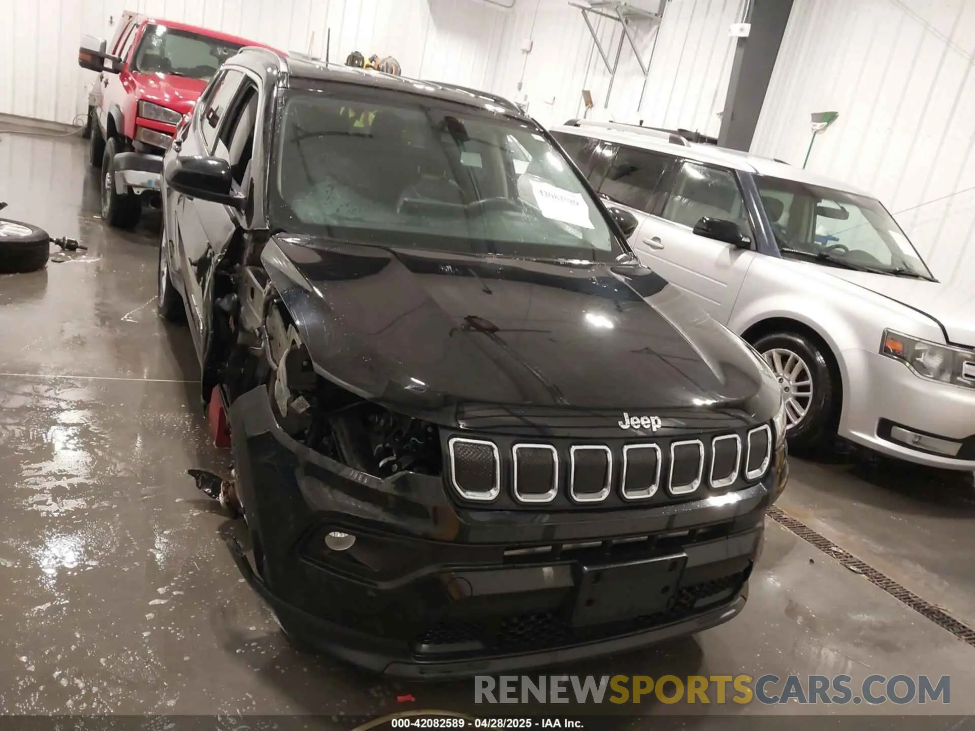 13 Photograph of a damaged car 3C4NJDFB3NT211822 JEEP COMPASS 2022