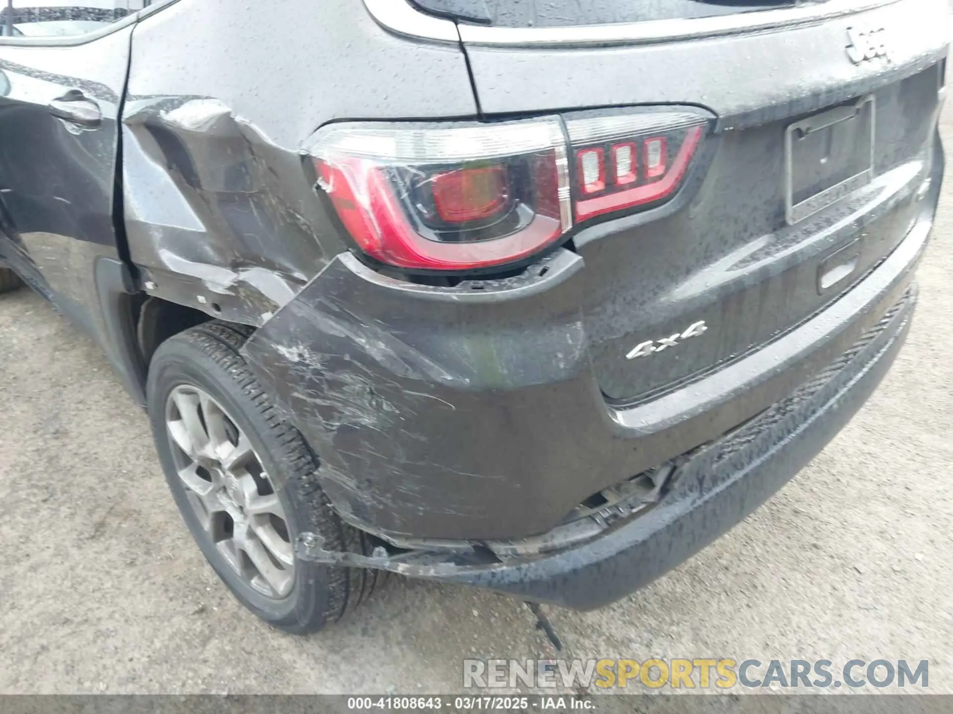 17 Photograph of a damaged car 3C4NJDFB3NT214607 JEEP COMPASS 2022
