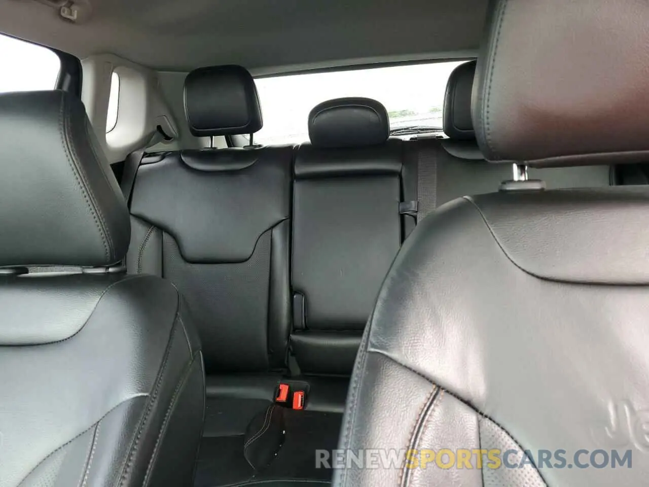 10 Photograph of a damaged car 3C4NJDFB4NT170410 JEEP COMPASS 2022