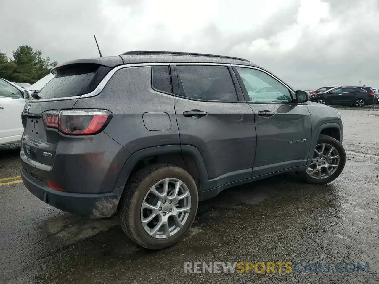 3 Photograph of a damaged car 3C4NJDFB4NT170410 JEEP COMPASS 2022