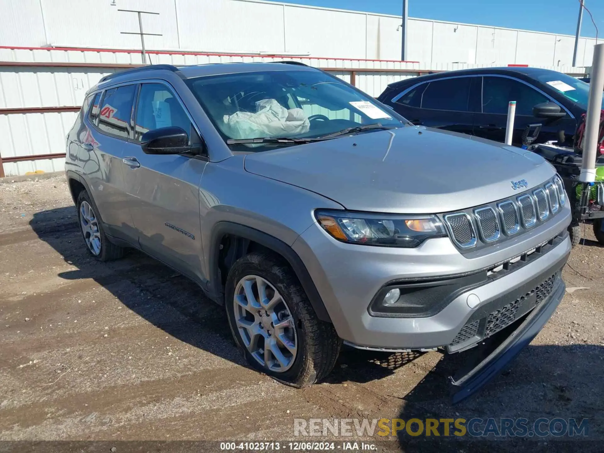 1 Photograph of a damaged car 3C4NJDFB4NT207889 JEEP COMPASS 2022