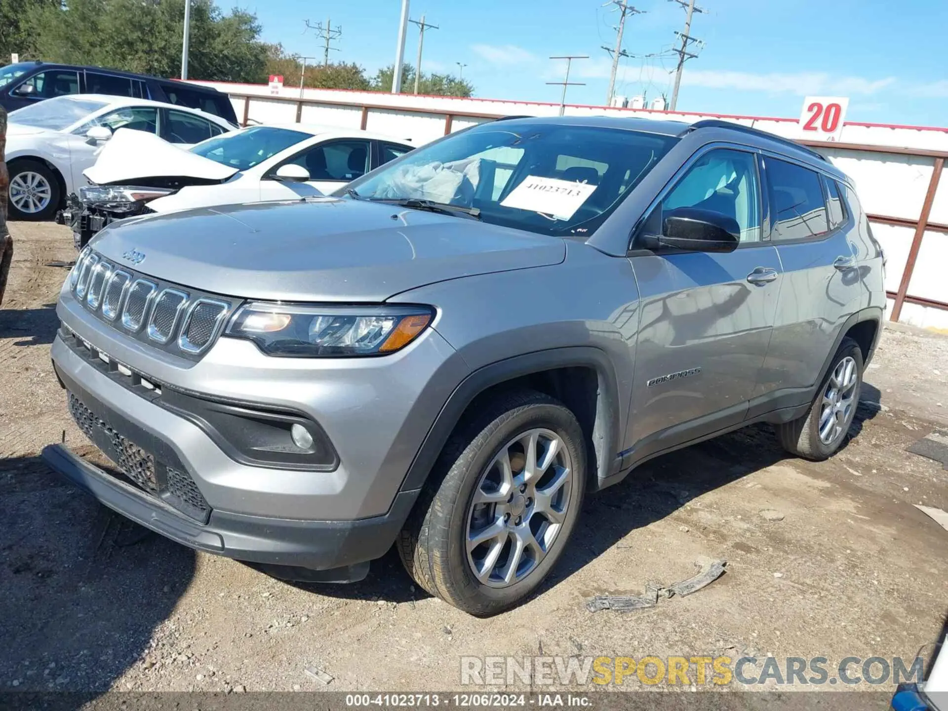 2 Photograph of a damaged car 3C4NJDFB4NT207889 JEEP COMPASS 2022