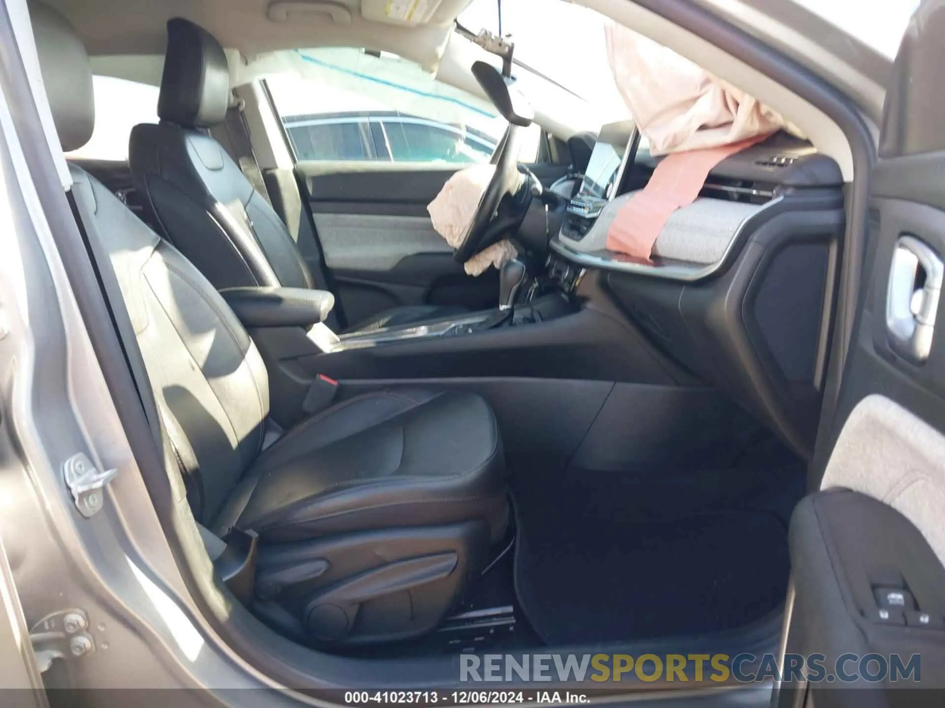 5 Photograph of a damaged car 3C4NJDFB4NT207889 JEEP COMPASS 2022