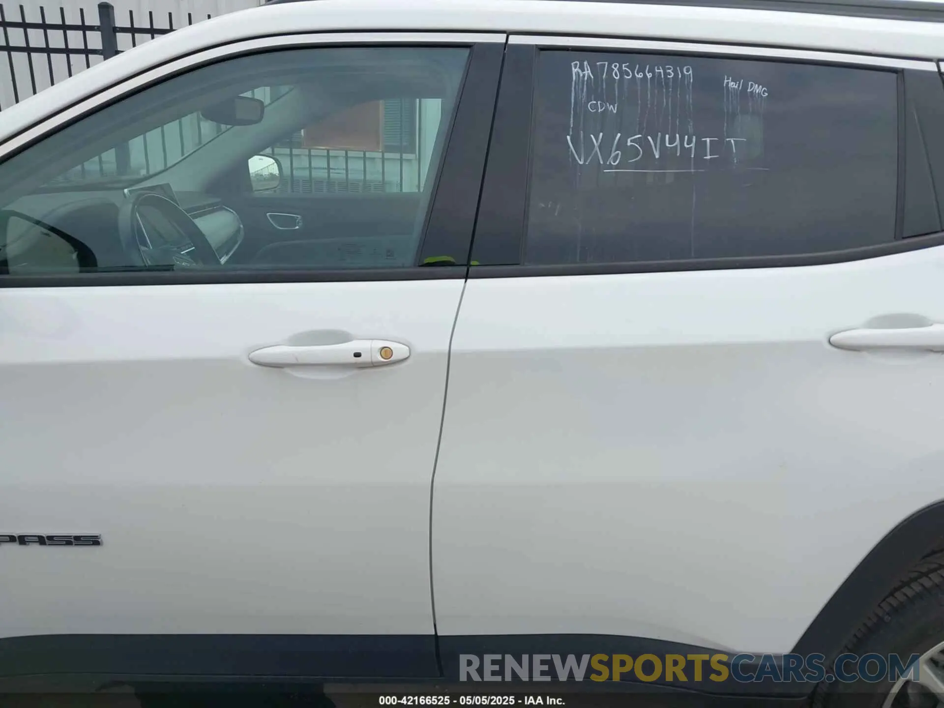 14 Photograph of a damaged car 3C4NJDFB4NT209450 JEEP COMPASS 2022