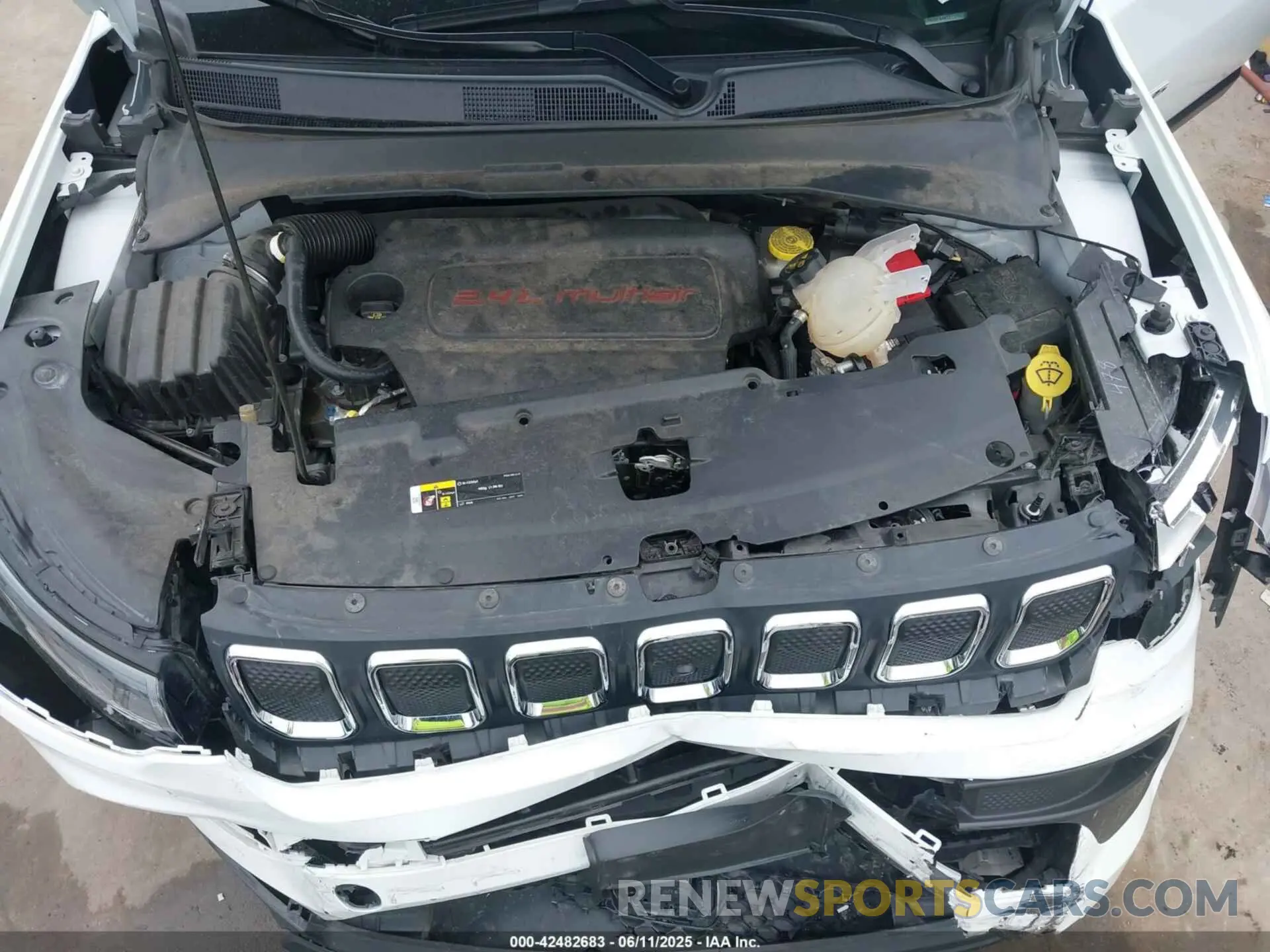 10 Photograph of a damaged car 3C4NJDFB4NT211280 JEEP COMPASS 2022