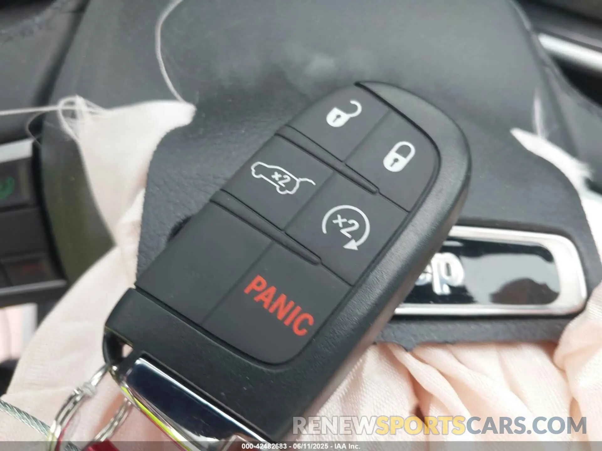 11 Photograph of a damaged car 3C4NJDFB4NT211280 JEEP COMPASS 2022