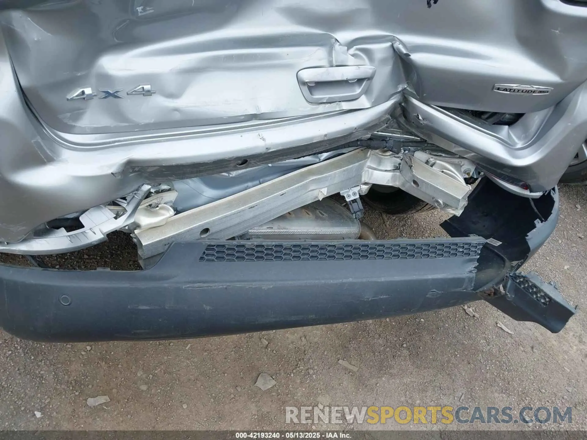 17 Photograph of a damaged car 3C4NJDFB5NT112287 JEEP COMPASS 2022