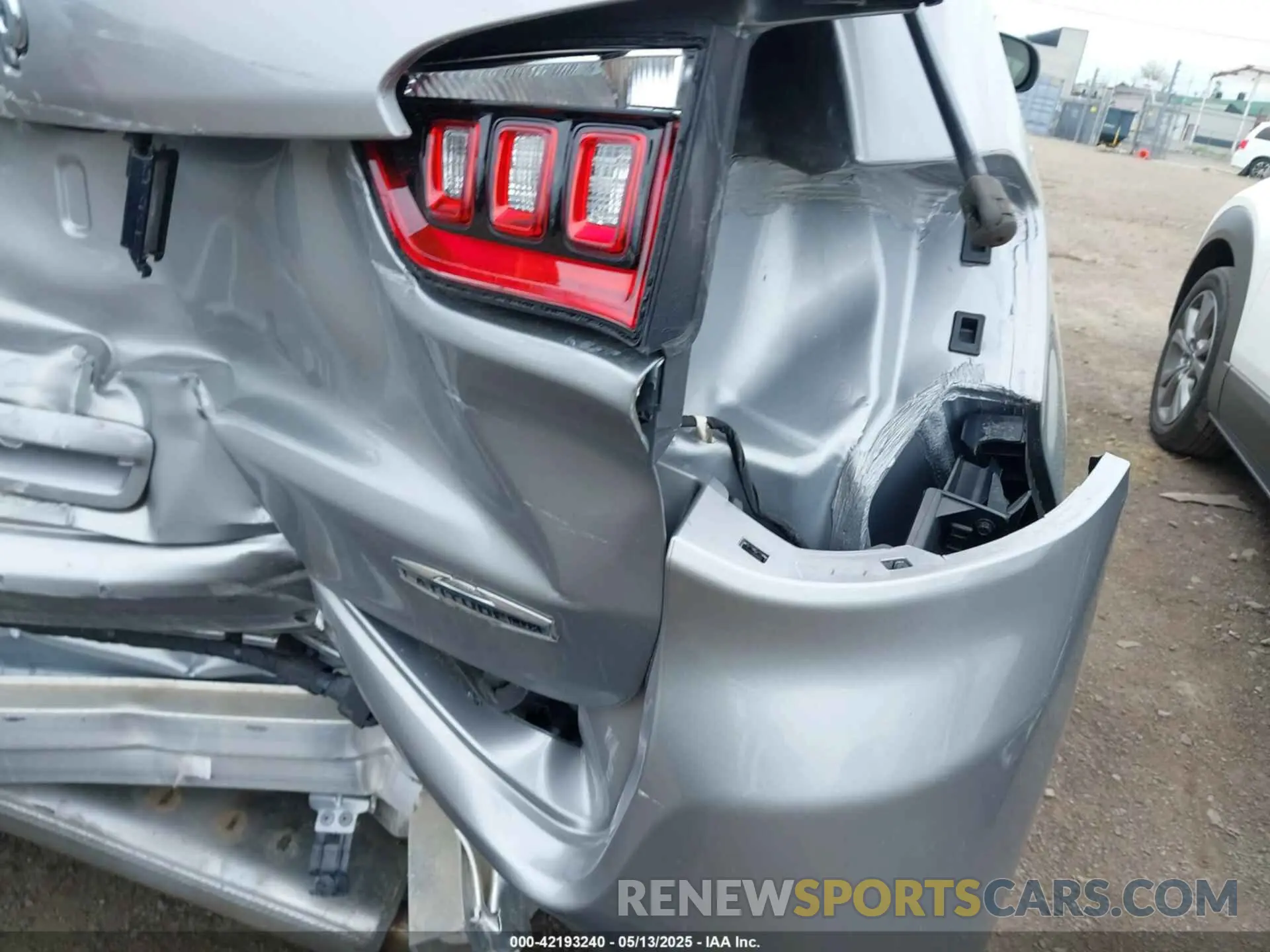 19 Photograph of a damaged car 3C4NJDFB5NT112287 JEEP COMPASS 2022