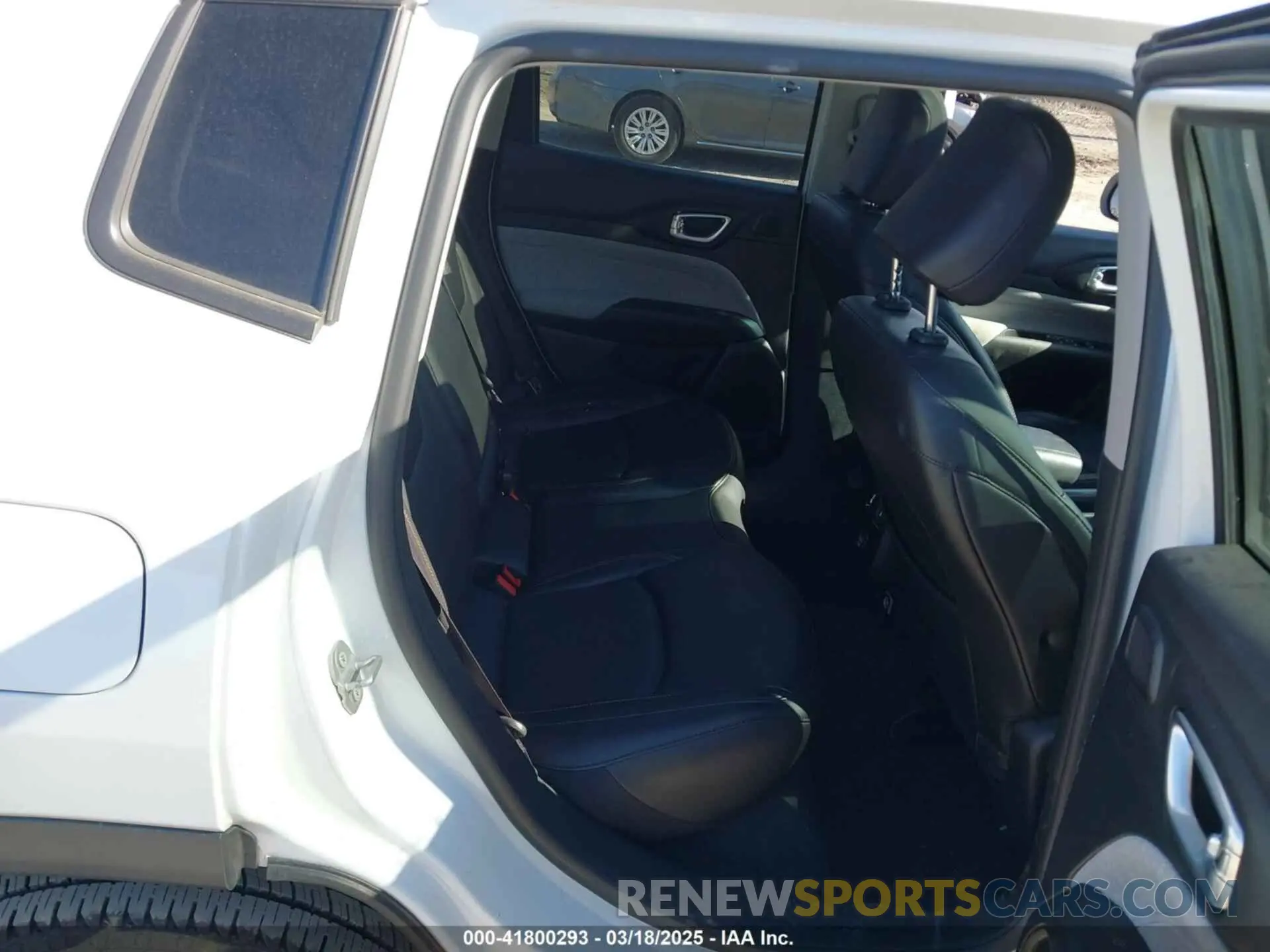 8 Photograph of a damaged car 3C4NJDFB5NT172425 JEEP COMPASS 2022