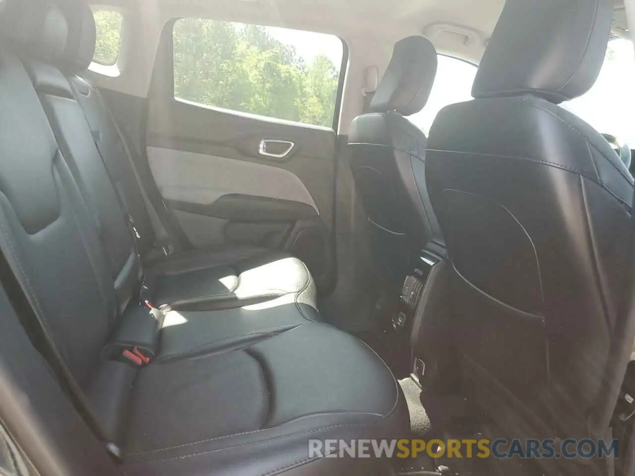 11 Photograph of a damaged car 3C4NJDFB6NT126795 JEEP COMPASS 2022