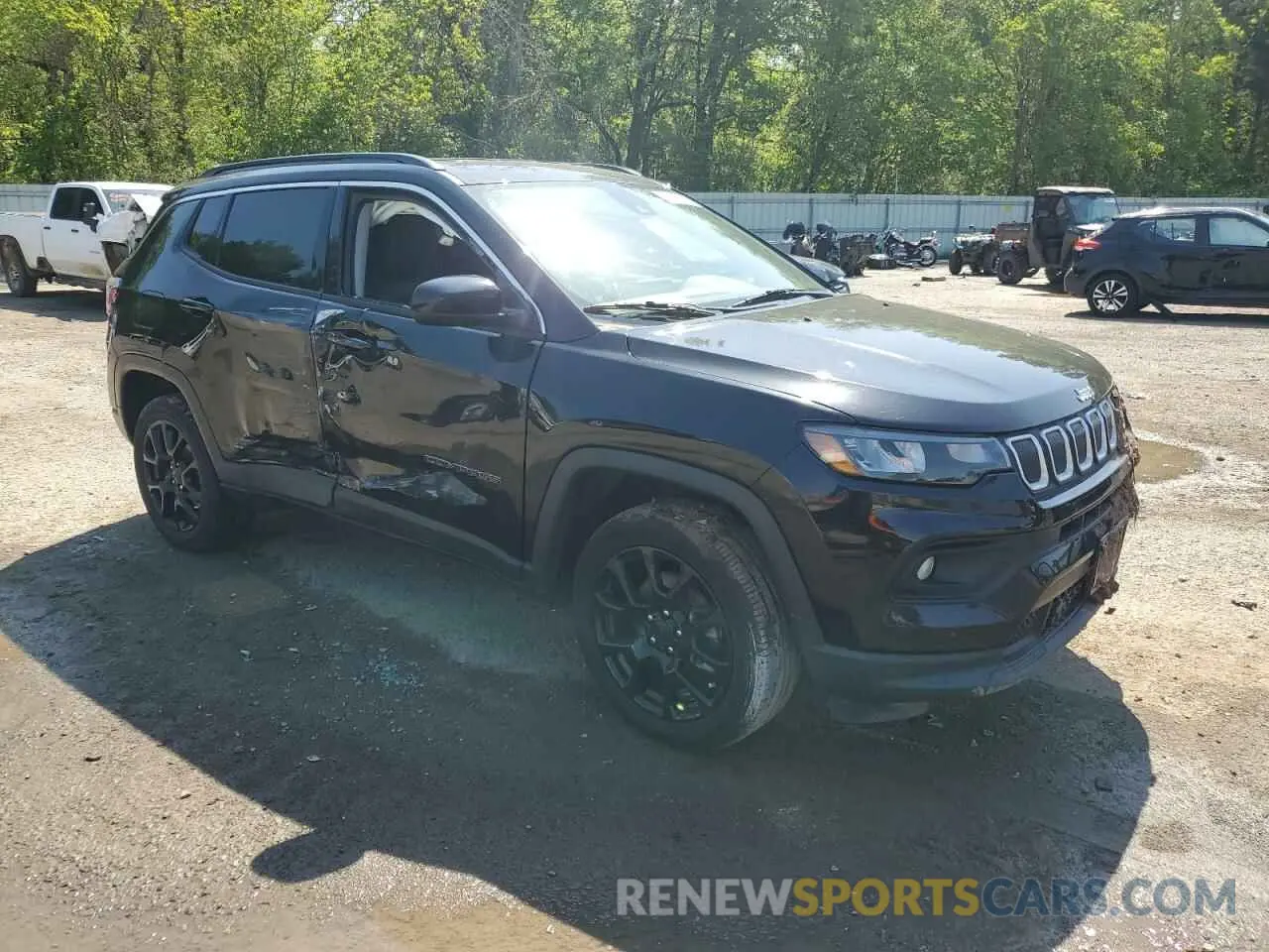 4 Photograph of a damaged car 3C4NJDFB6NT126795 JEEP COMPASS 2022