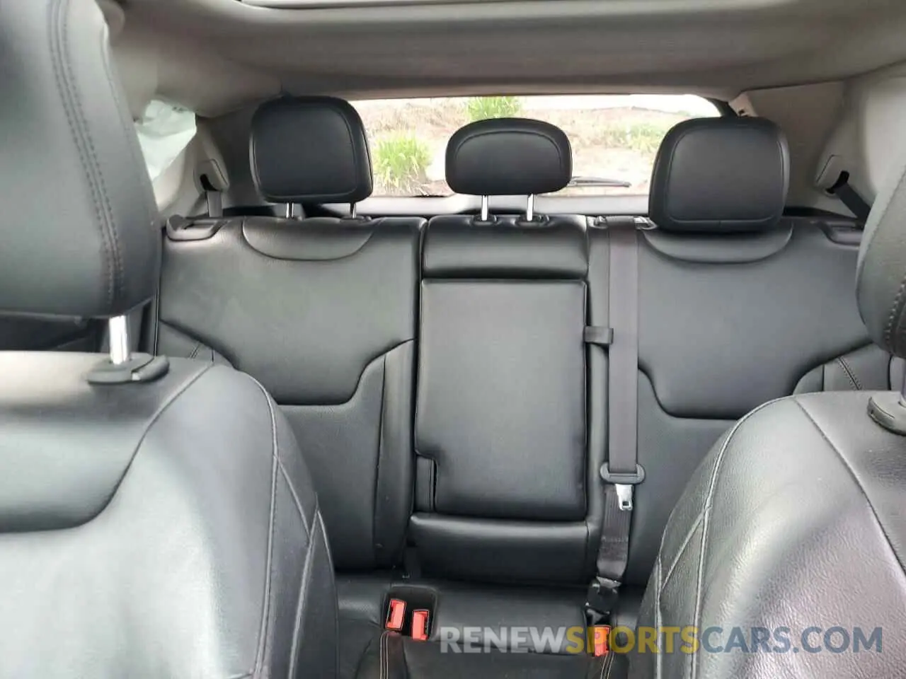 10 Photograph of a damaged car 3C4NJDFB7NT109259 JEEP COMPASS 2022