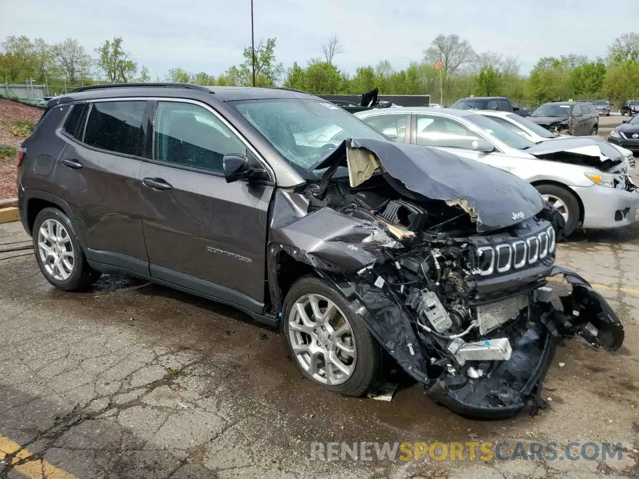 4 Photograph of a damaged car 3C4NJDFB7NT109259 JEEP COMPASS 2022