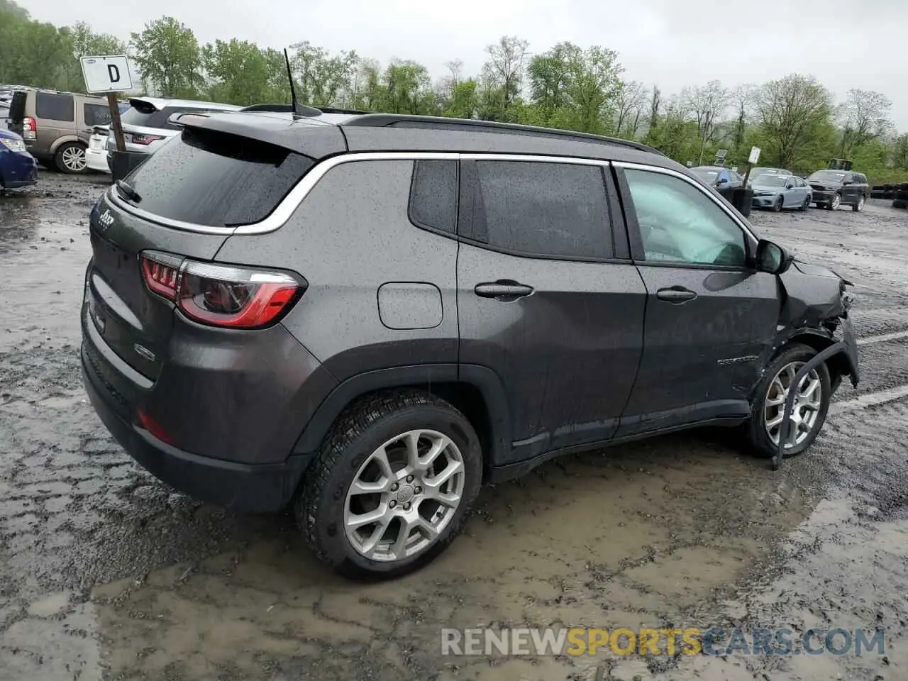 3 Photograph of a damaged car 3C4NJDFB7NT181210 JEEP COMPASS 2022