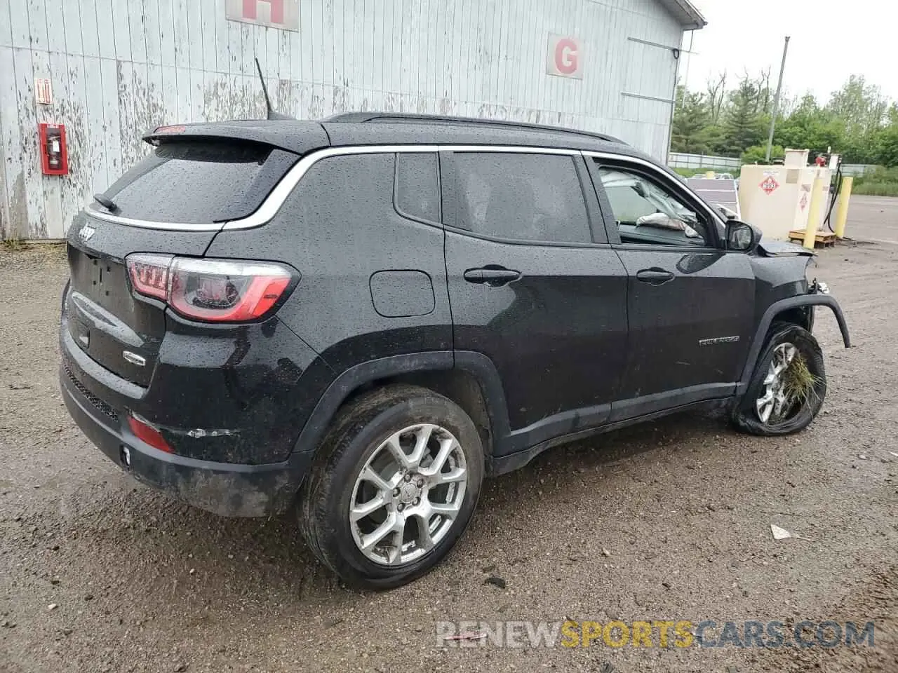 3 Photograph of a damaged car 3C4NJDFB7NT219096 JEEP COMPASS 2022