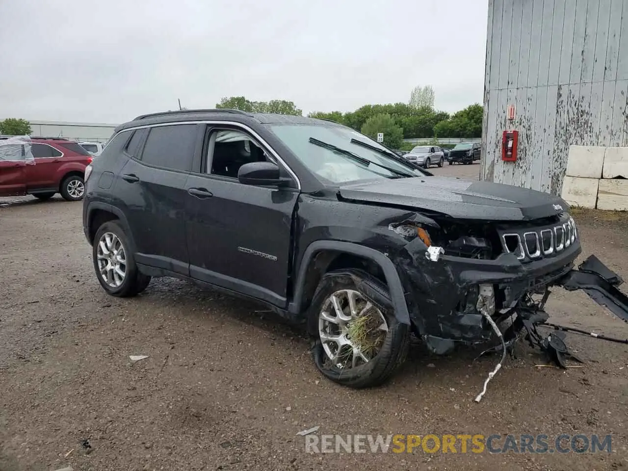 4 Photograph of a damaged car 3C4NJDFB7NT219096 JEEP COMPASS 2022