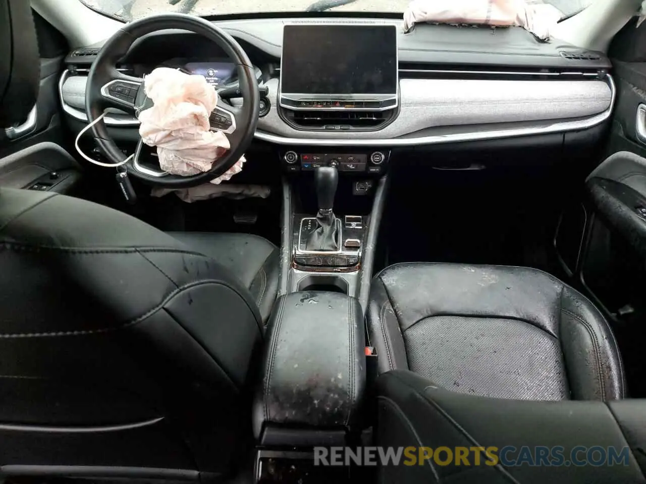 8 Photograph of a damaged car 3C4NJDFB7NT219096 JEEP COMPASS 2022