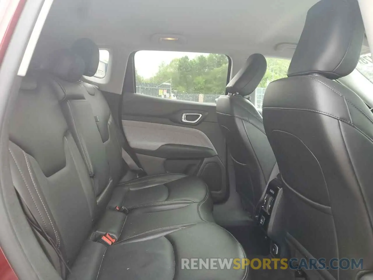 11 Photograph of a damaged car 3C4NJDFB8NT118522 JEEP COMPASS 2022