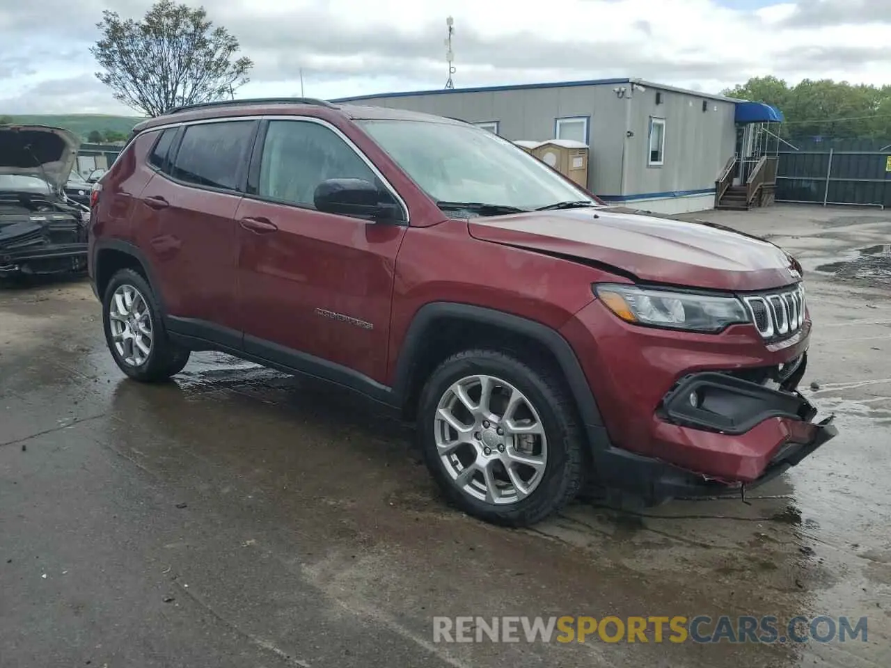 4 Photograph of a damaged car 3C4NJDFB8NT118522 JEEP COMPASS 2022