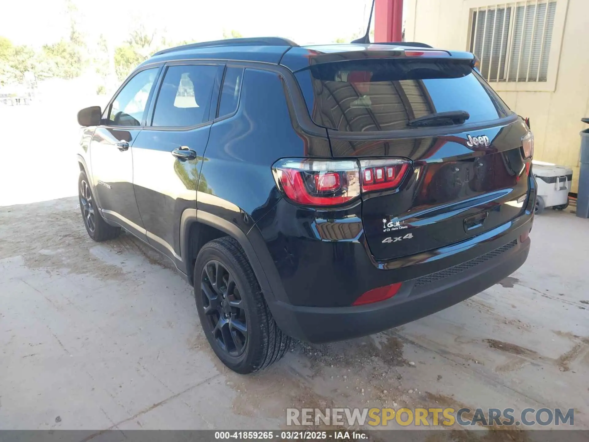 3 Photograph of a damaged car 3C4NJDFB8NT127866 JEEP COMPASS 2022