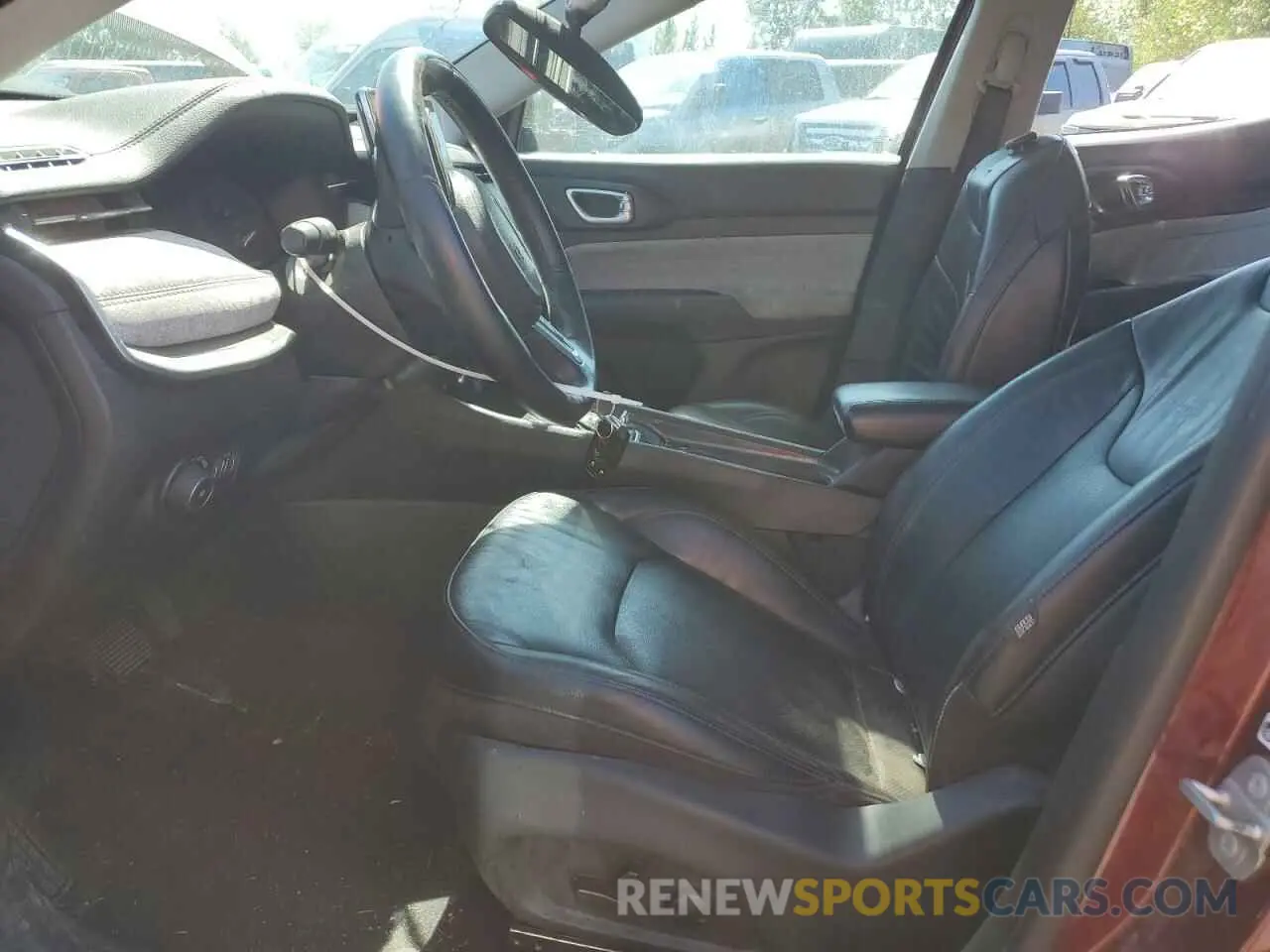 7 Photograph of a damaged car 3C4NJDFB8NT157868 JEEP COMPASS 2022