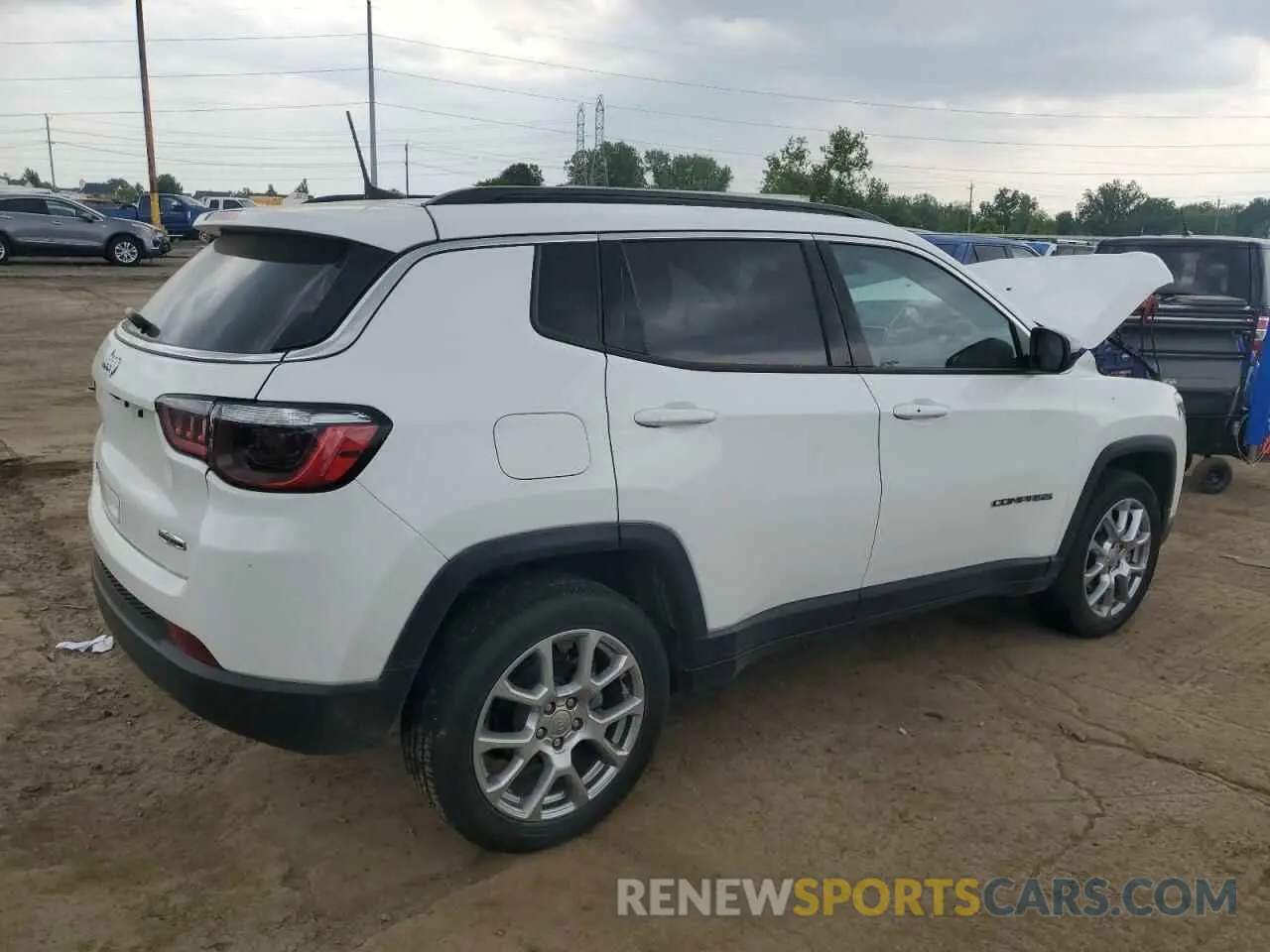 3 Photograph of a damaged car 3C4NJDFB8NT208723 JEEP COMPASS 2022