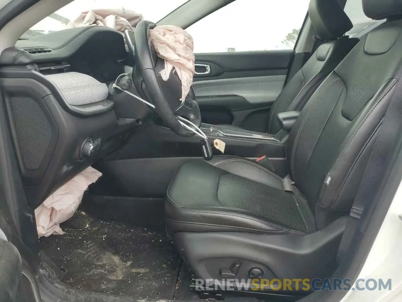 7 Photograph of a damaged car 3C4NJDFB8NT208723 JEEP COMPASS 2022