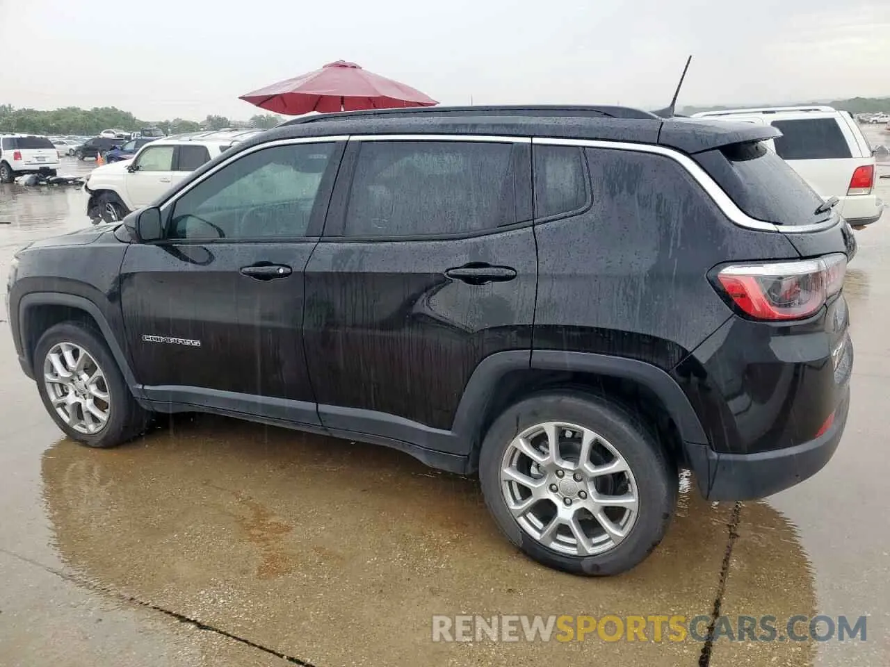 2 Photograph of a damaged car 3C4NJDFB8NT215509 JEEP COMPASS 2022