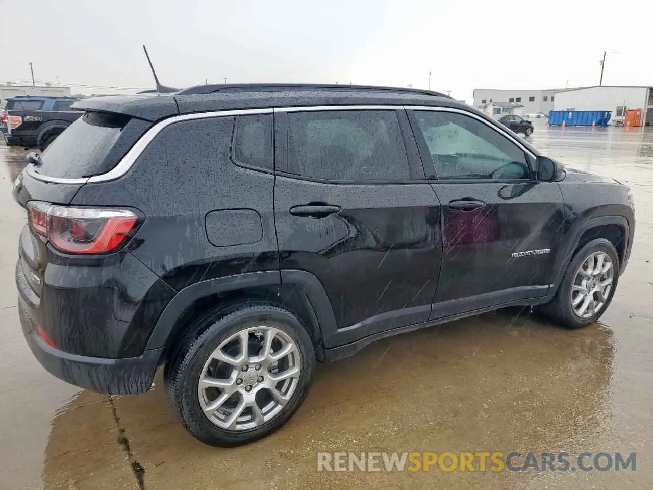 3 Photograph of a damaged car 3C4NJDFB8NT215509 JEEP COMPASS 2022
