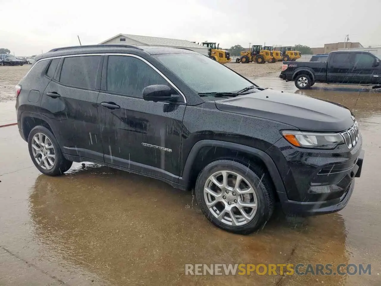 4 Photograph of a damaged car 3C4NJDFB8NT215509 JEEP COMPASS 2022