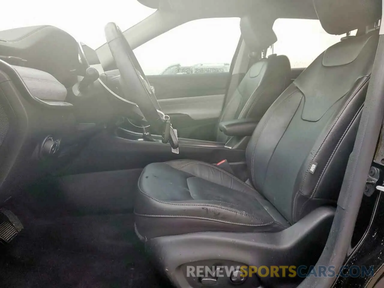 7 Photograph of a damaged car 3C4NJDFB8NT215509 JEEP COMPASS 2022