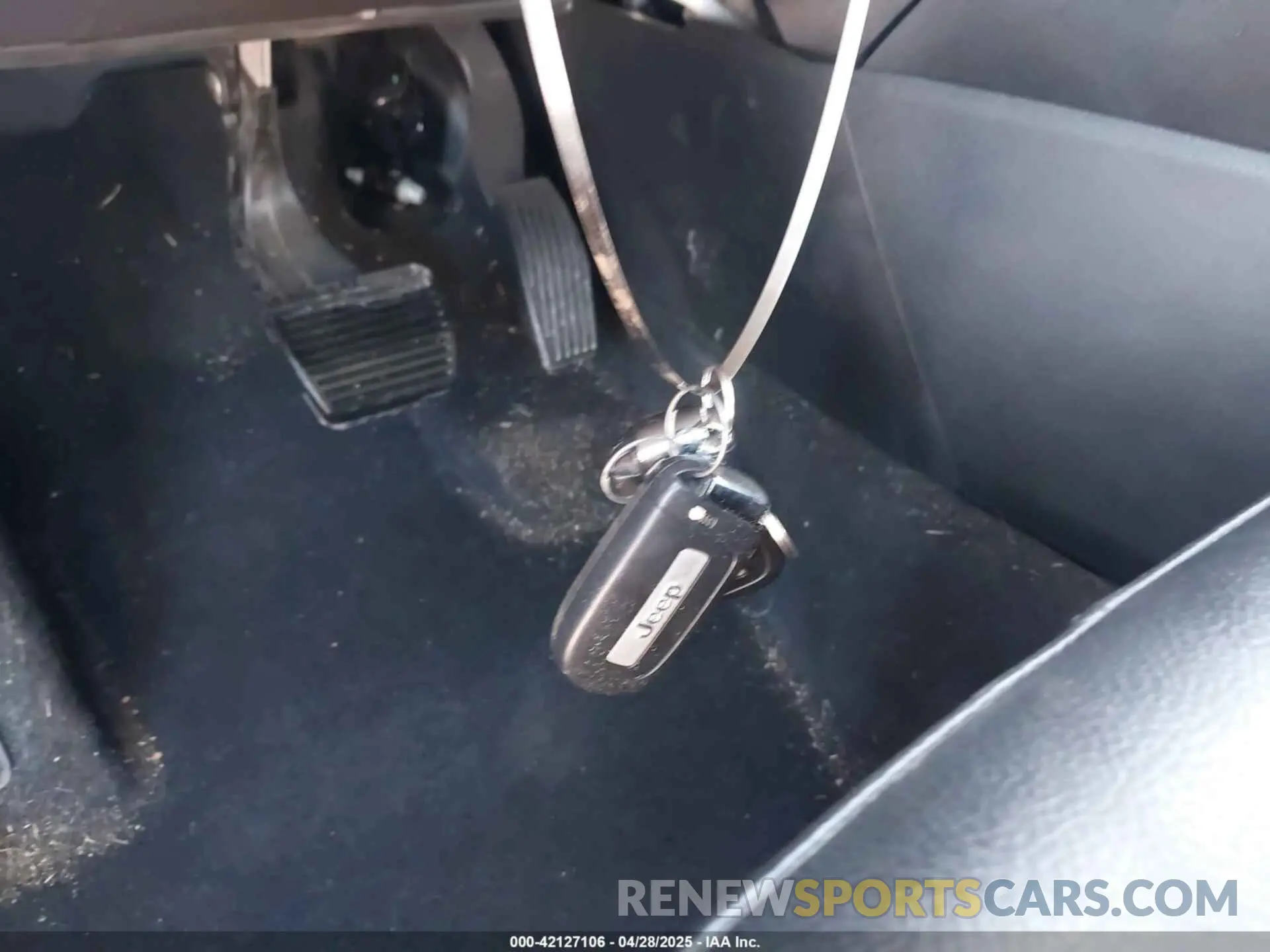 11 Photograph of a damaged car 3C4NJDFBXNT129487 JEEP COMPASS 2022