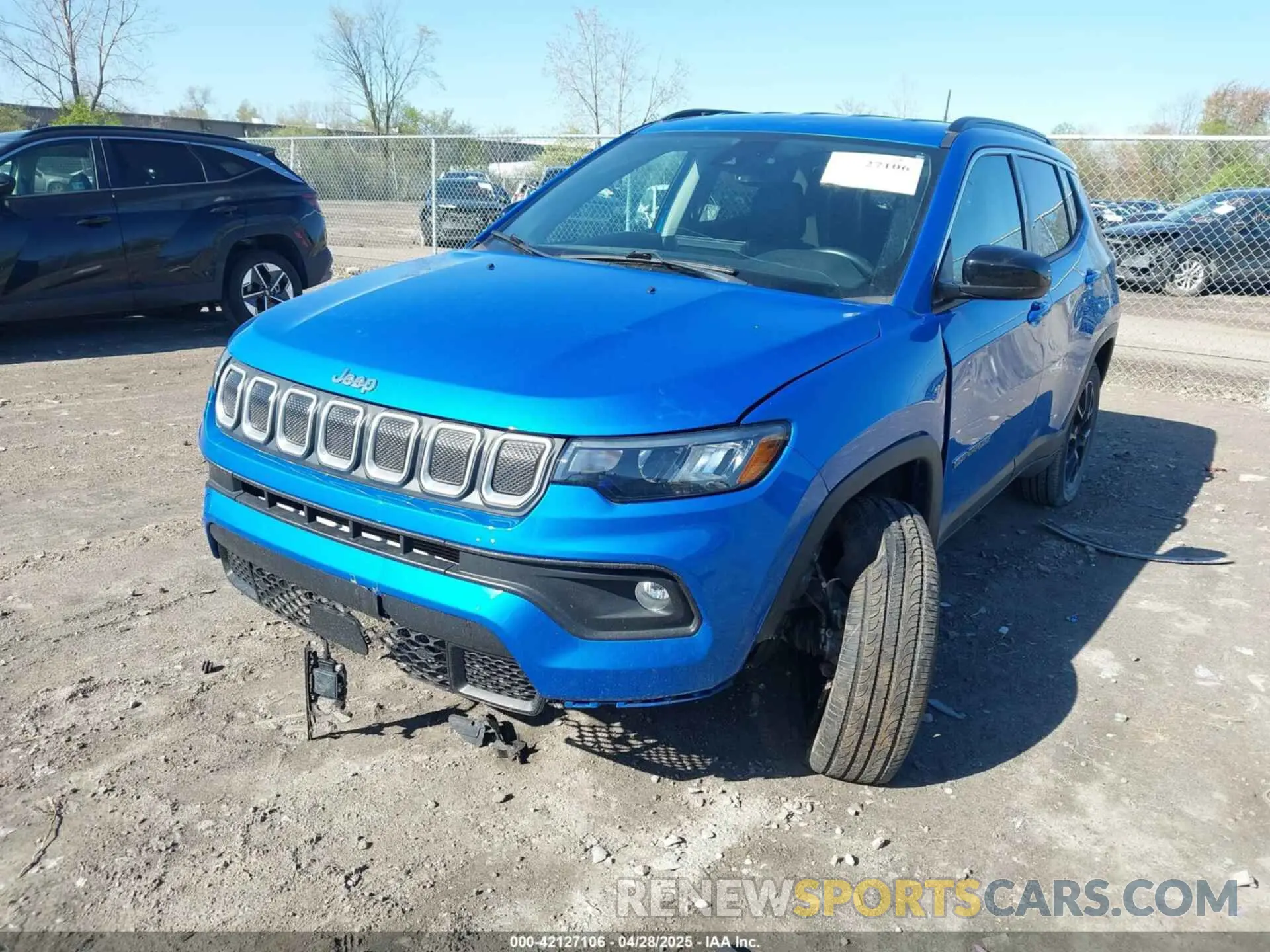 2 Photograph of a damaged car 3C4NJDFBXNT129487 JEEP COMPASS 2022