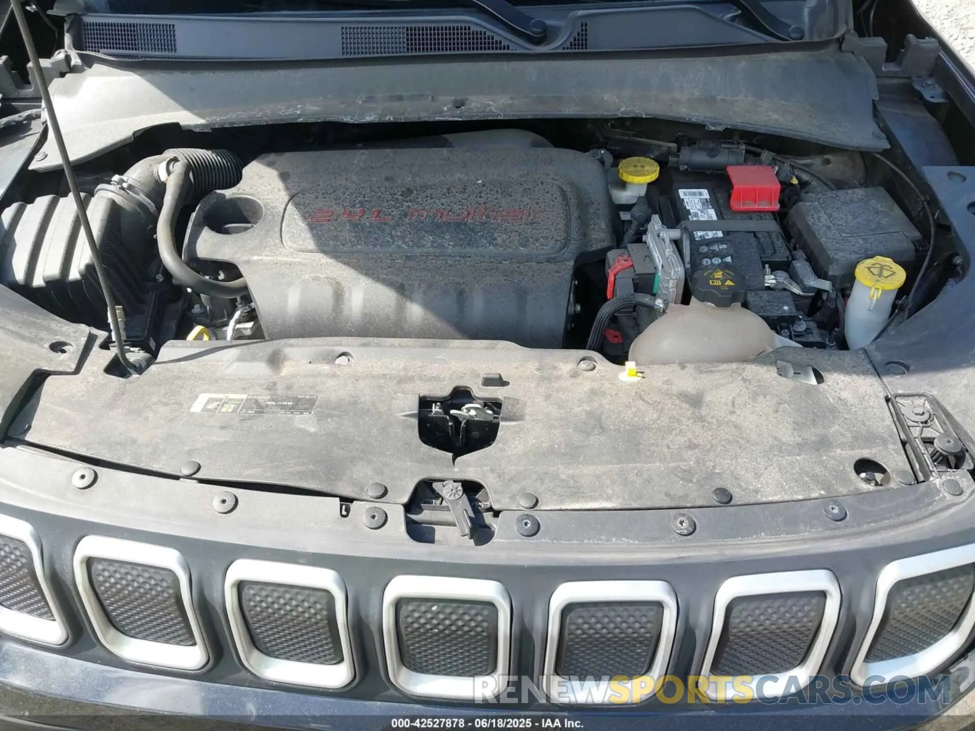10 Photograph of a damaged car 3C4NJDFBXNT141932 JEEP COMPASS 2022