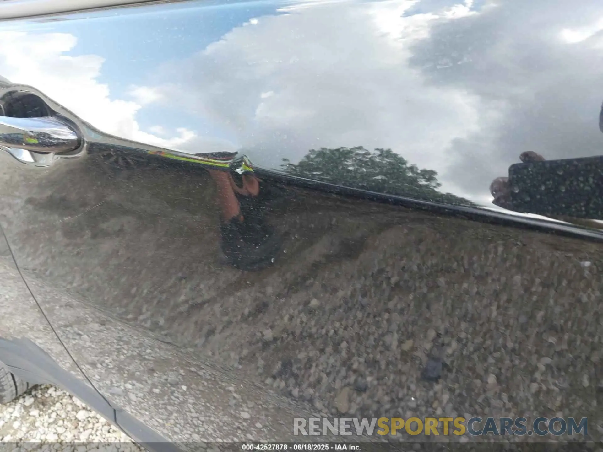 18 Photograph of a damaged car 3C4NJDFBXNT141932 JEEP COMPASS 2022