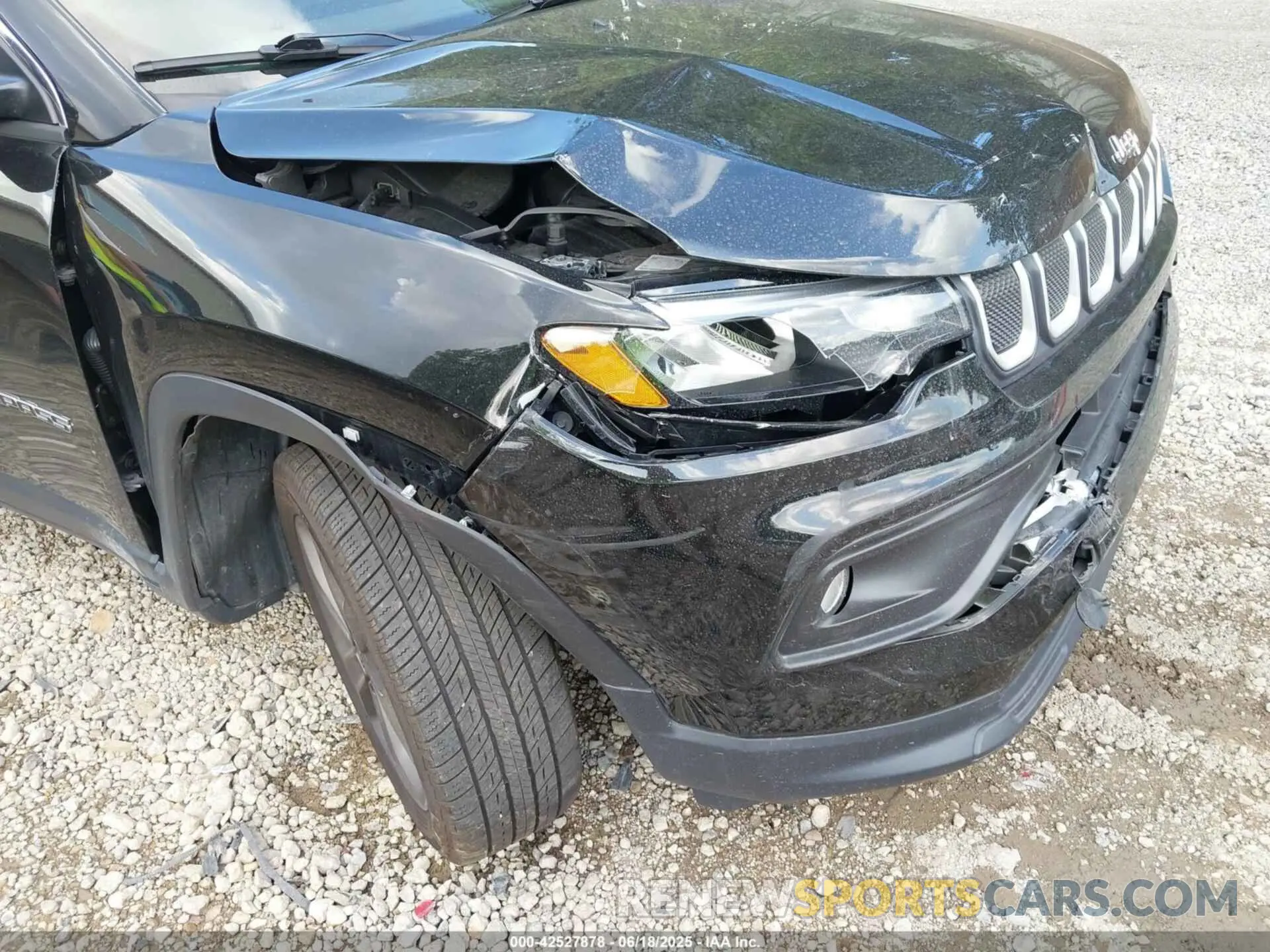 19 Photograph of a damaged car 3C4NJDFBXNT141932 JEEP COMPASS 2022