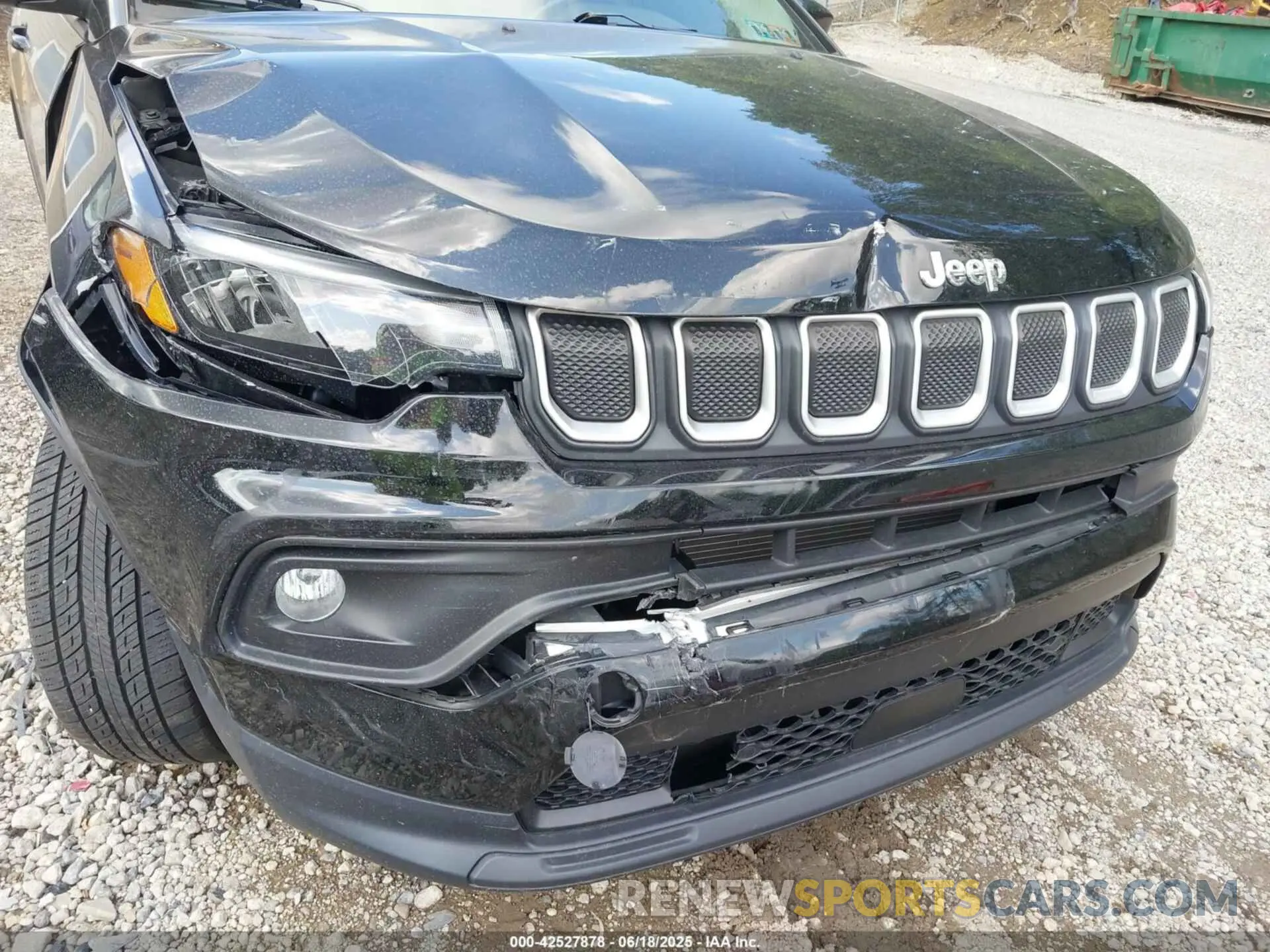21 Photograph of a damaged car 3C4NJDFBXNT141932 JEEP COMPASS 2022