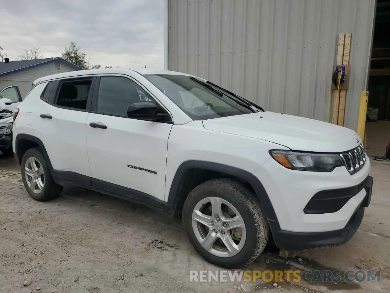 4 Photograph of a damaged car 3C4NJDAN0PT569903 JEEP COMPASS 2023
