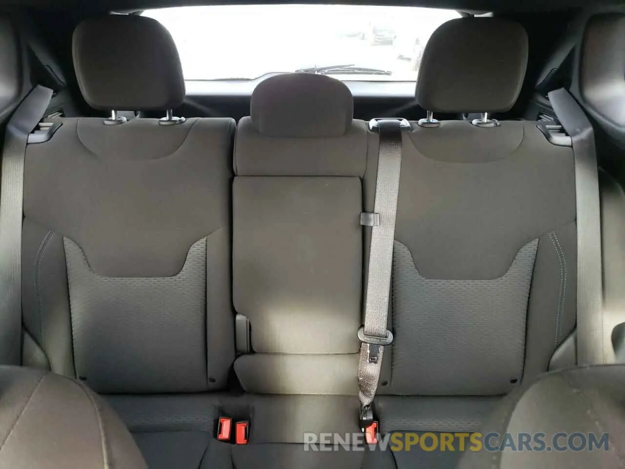 10 Photograph of a damaged car 3C4NJDAN0PT570999 JEEP COMPASS 2023