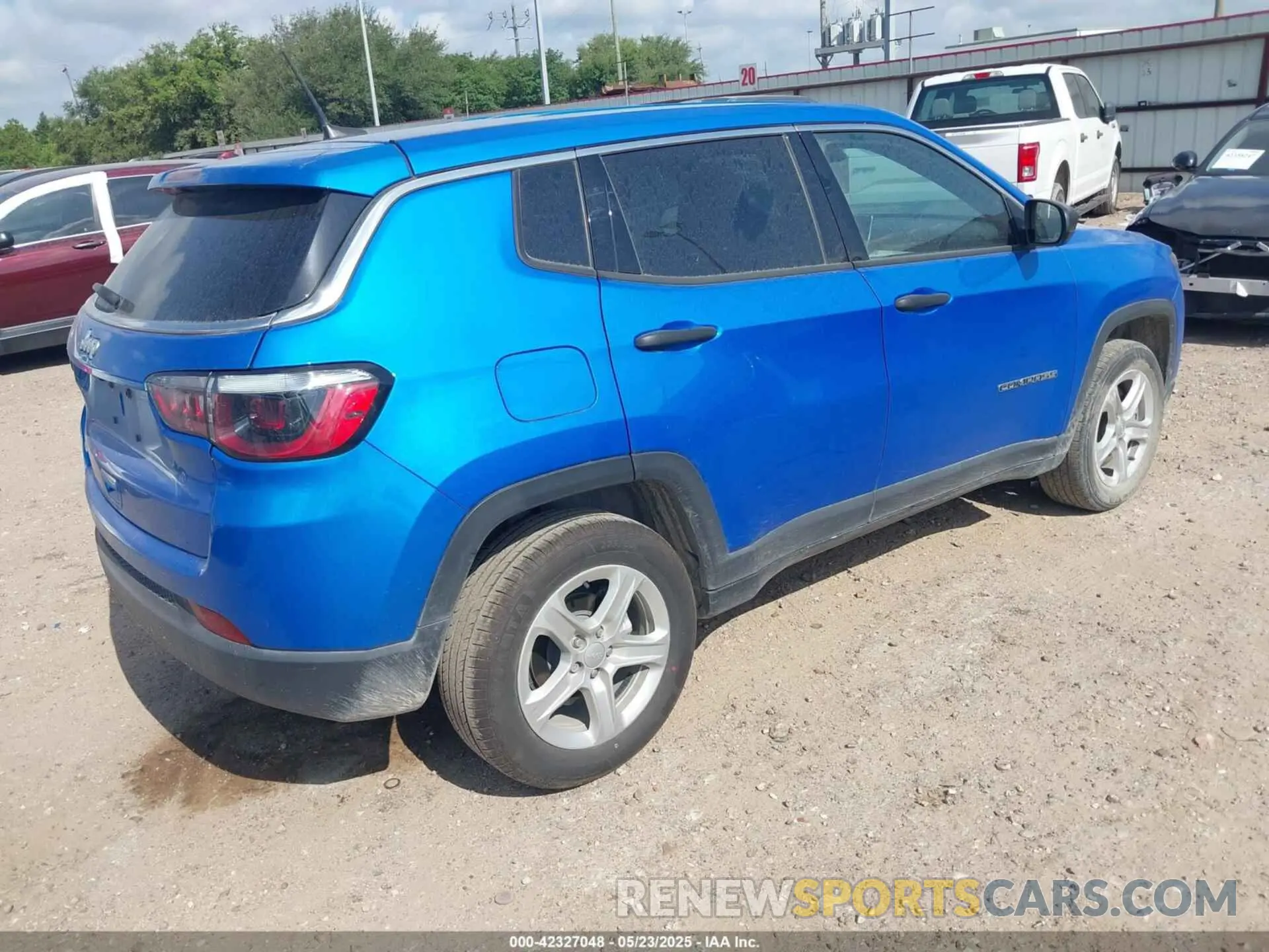 4 Photograph of a damaged car 3C4NJDAN1PT509922 JEEP COMPASS 2023
