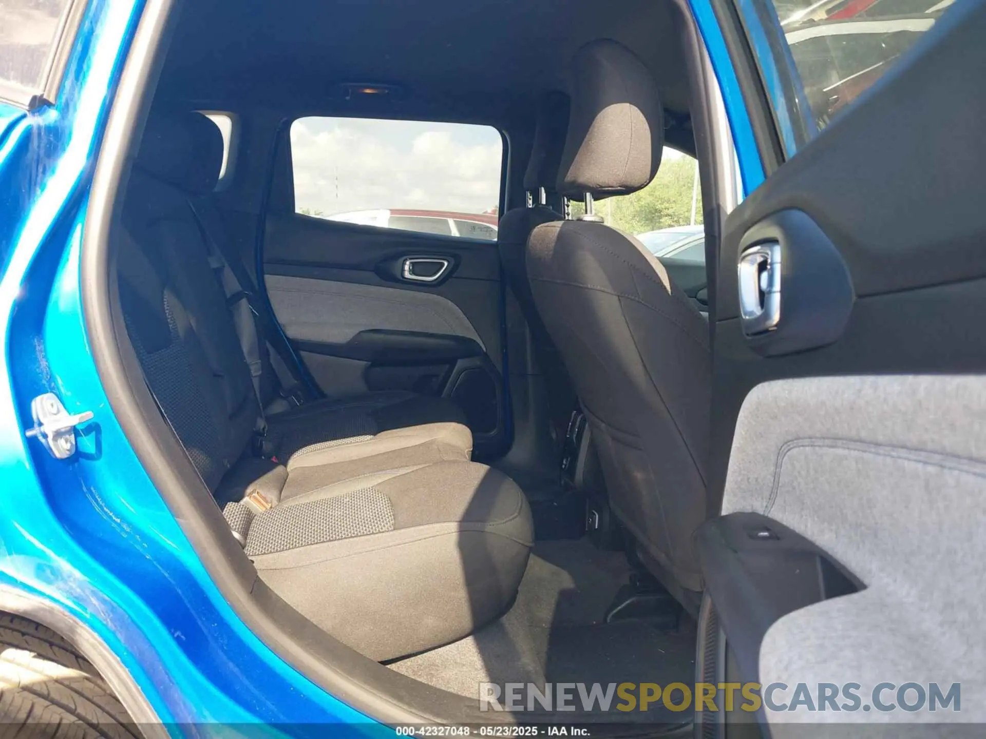 8 Photograph of a damaged car 3C4NJDAN1PT509922 JEEP COMPASS 2023