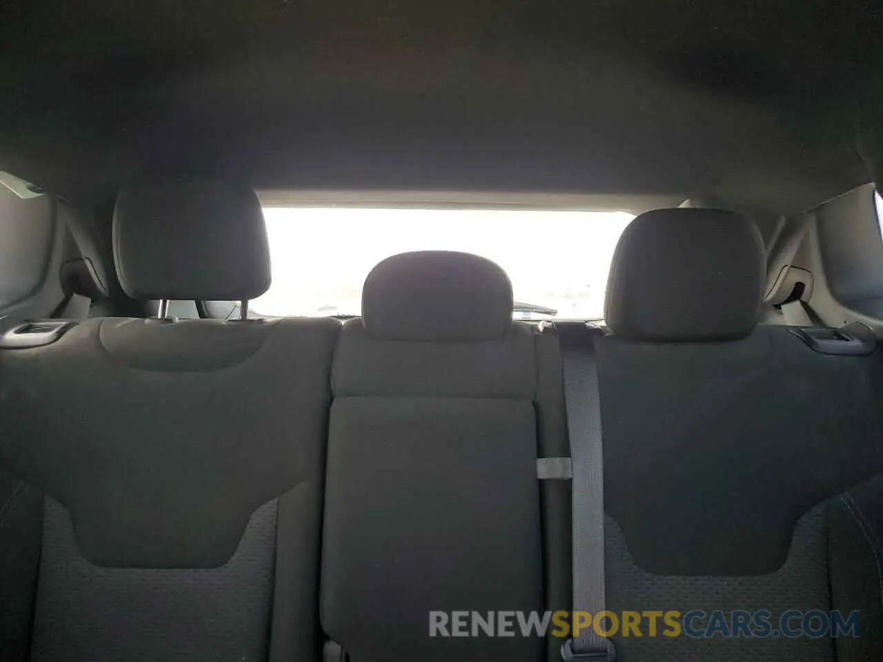 10 Photograph of a damaged car 3C4NJDAN2PT510755 JEEP COMPASS 2023