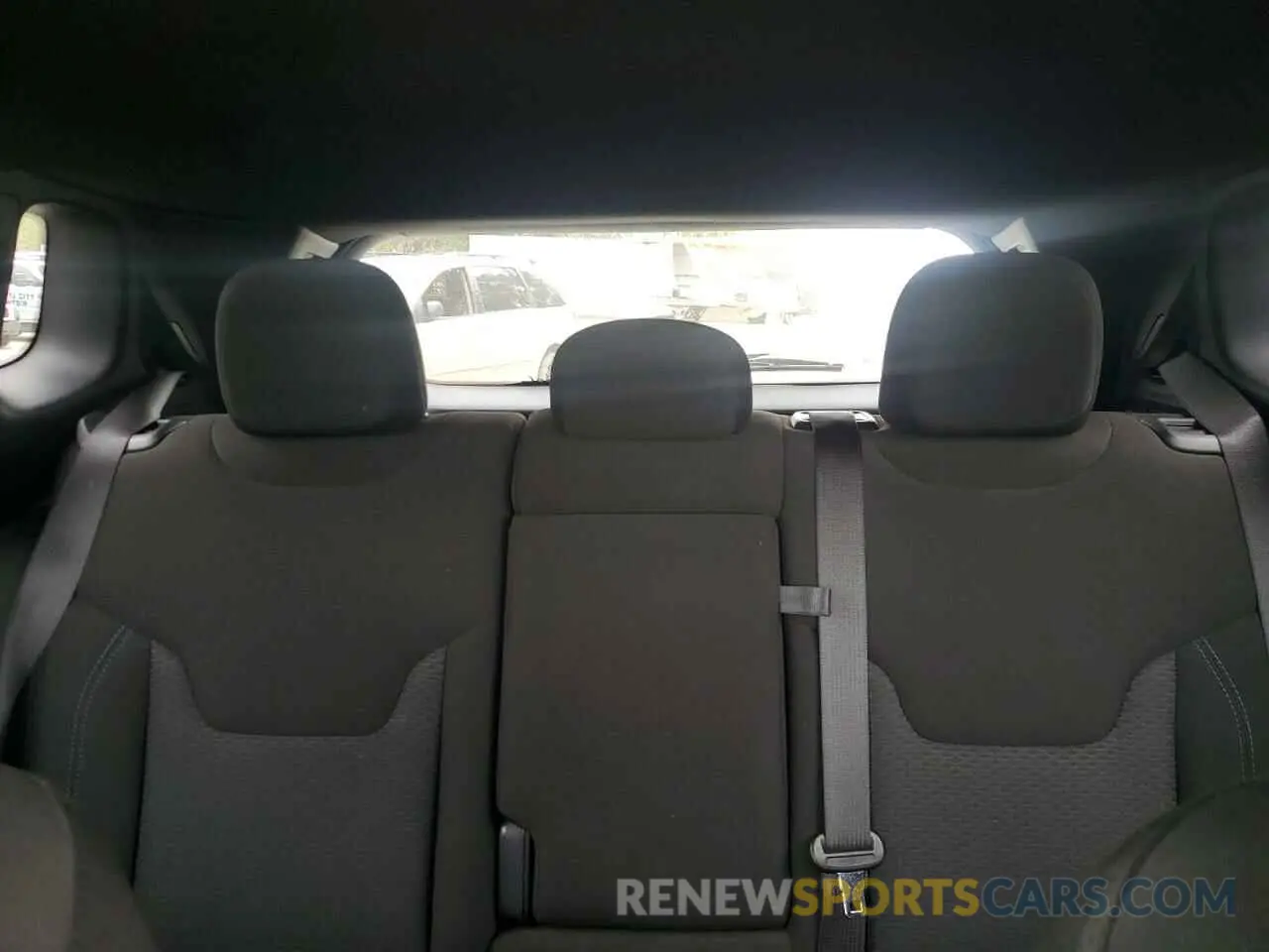 10 Photograph of a damaged car 3C4NJDAN8PT516673 JEEP COMPASS 2023