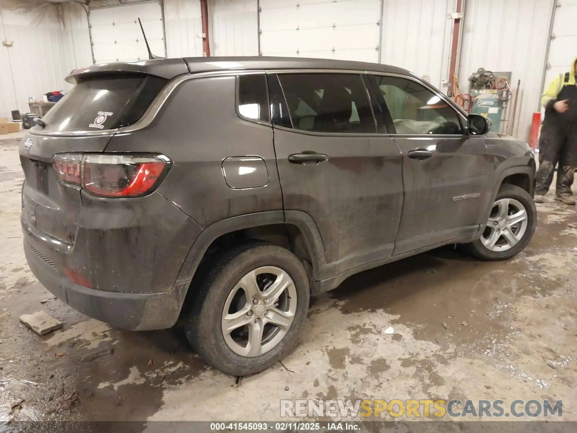 4 Photograph of a damaged car 3C4NJDAN8PT531397 JEEP COMPASS 2023
