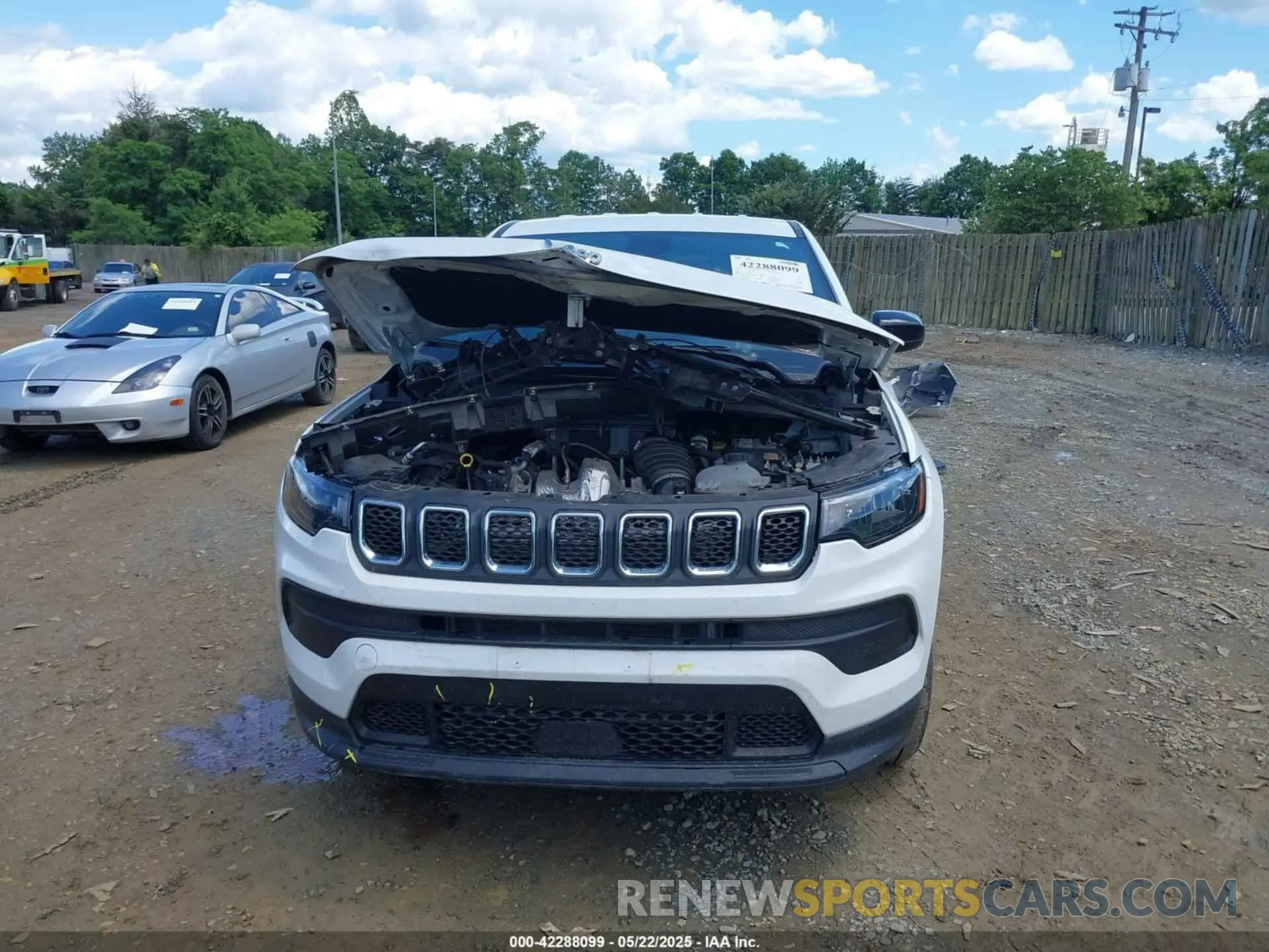 13 Photograph of a damaged car 3C4NJDAN8PT558325 JEEP COMPASS 2023