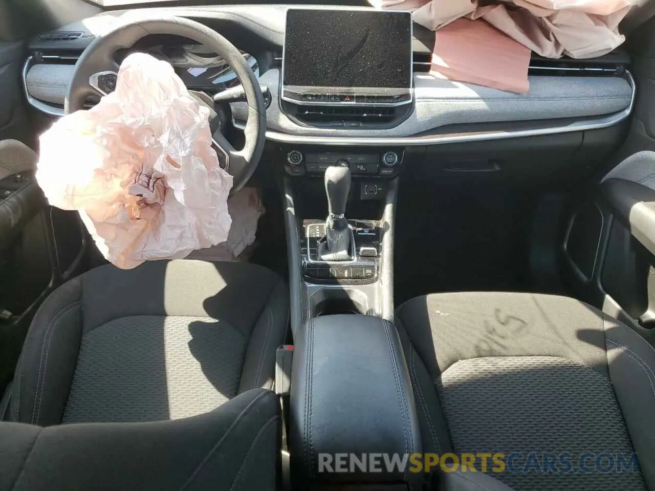 8 Photograph of a damaged car 3C4NJDANXPT536715 JEEP COMPASS 2023