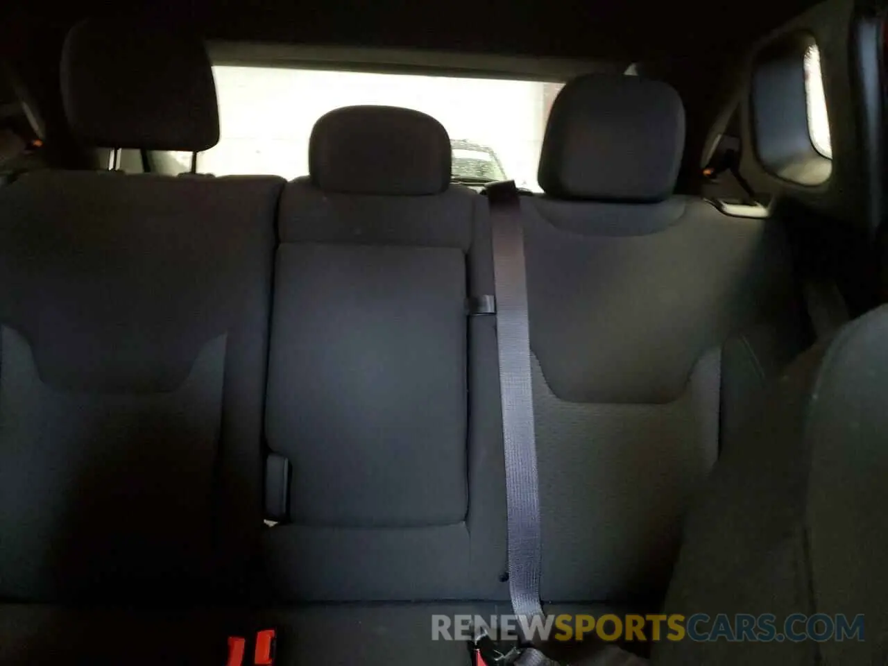 10 Photograph of a damaged car 3C4NJDANXPT537086 JEEP COMPASS 2023
