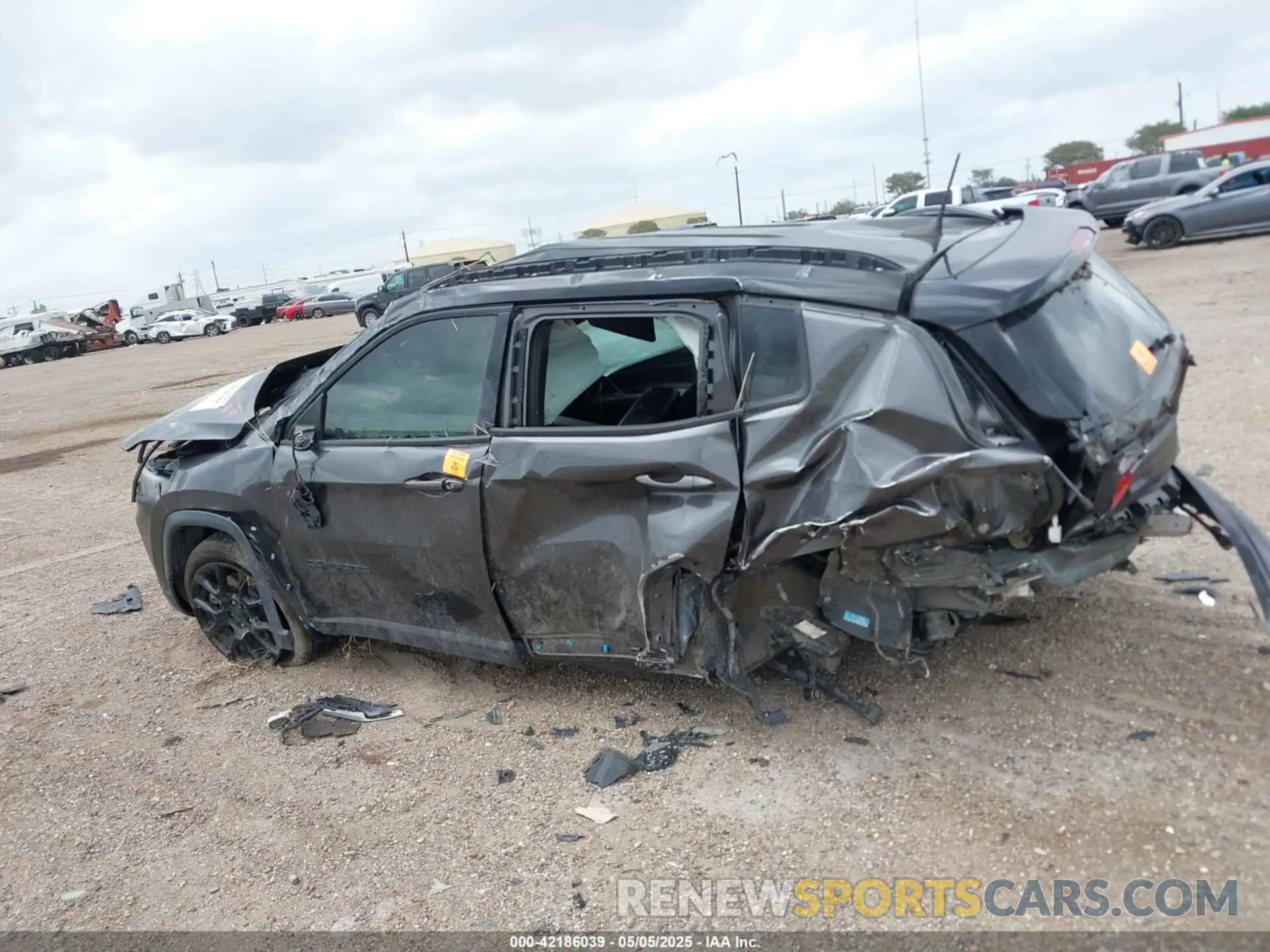 13 Photograph of a damaged car 3C4NJDBN2PT503268 JEEP COMPASS 2023