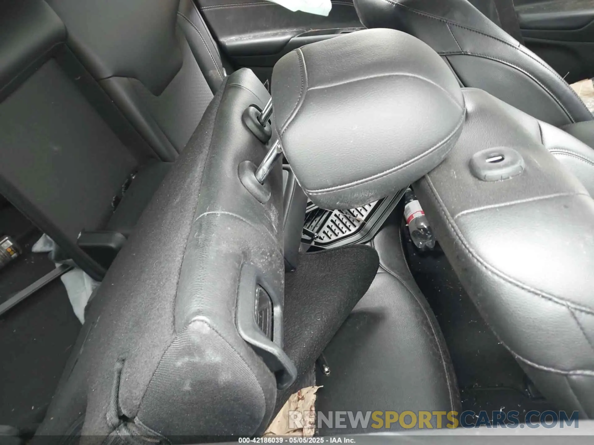 8 Photograph of a damaged car 3C4NJDBN2PT503268 JEEP COMPASS 2023