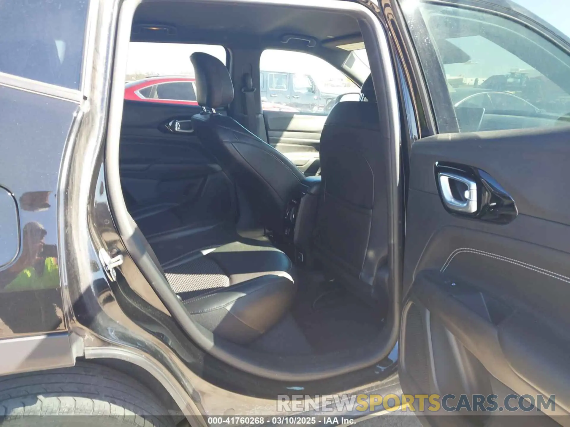 8 Photograph of a damaged car 3C4NJDBN2PT507868 JEEP COMPASS 2023